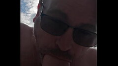 Outdoor sucking Thumb