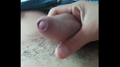 Novinho manda v&iacute_deo batendo punheta no grupo do zap Thumb