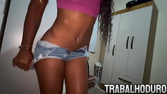 APROVEITOU QUE O NAMORADO SAIU PRA MAMAR SEU AMIGO ROLUDO | OLHA COMO ELA ADORA SE ENGASGAR NA PIROC Thumb