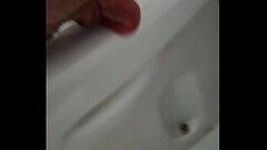 yequis guarra lamiendo wc Thumb